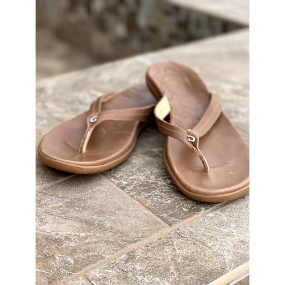 Olukai Women’s Honu Flip Flops ~ 9